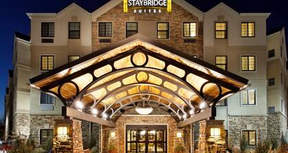 Cozy Studio Suite Near Seagate Convention Center | Shared Indoor Pool + Free Breakfast!