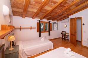 4 bedrooms, iron/ironing board, travel crib, free WiFi