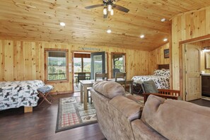 1 bedroom, free WiFi, bed sheets