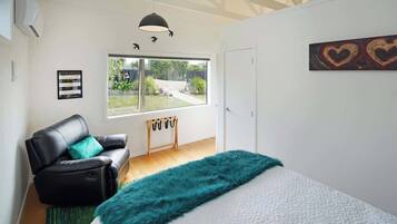 1 habitación, tabla de planchar con plancha y wifi