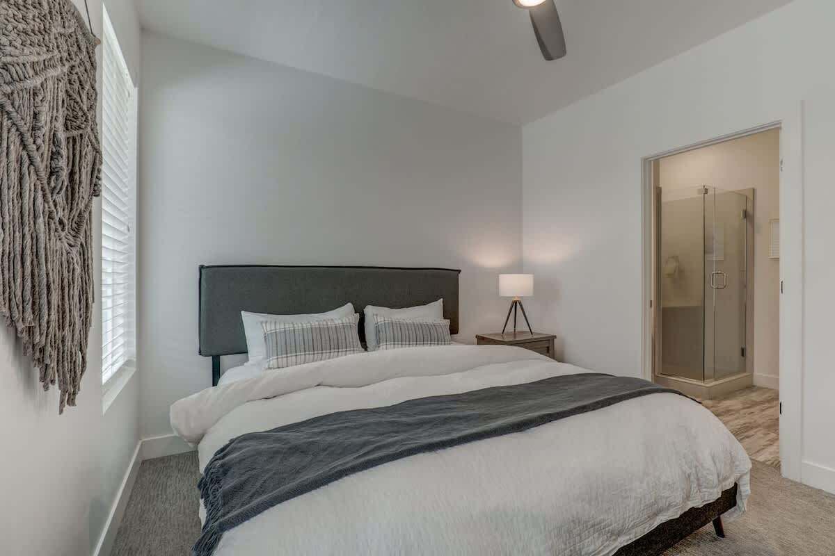 4 bedrooms, WiFi (free), bed sheets