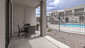 Outdoor dining - Pool View | Bunk Beds | Fast Internet | Loft 32 (Saint George)