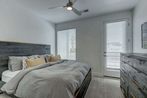 4 bedrooms, free WiFi, bed sheets - Pool View | Bunk Beds | Fast Internet | Loft 32 (Saint George)