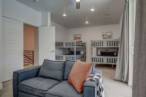 Smart TV, offices - Pool View | Bunk Beds | Fast Internet | Loft 32 (Saint George)