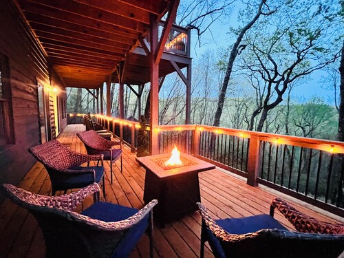 Mountain View Cabin All Suites+Hot Tub+Firepit+Game Room+Karaoke+EV Charger