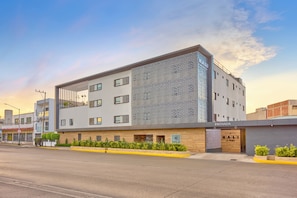 Front of property - KALI La Raza Mexico City (Mexico City)