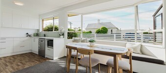 Sunny Little Gem on the Flat
