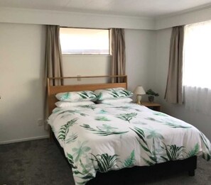 2 間睡房、熨斗/熨衫板、Wi-Fi、床單