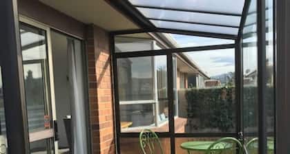 Sunny Little Gem on the Flat
