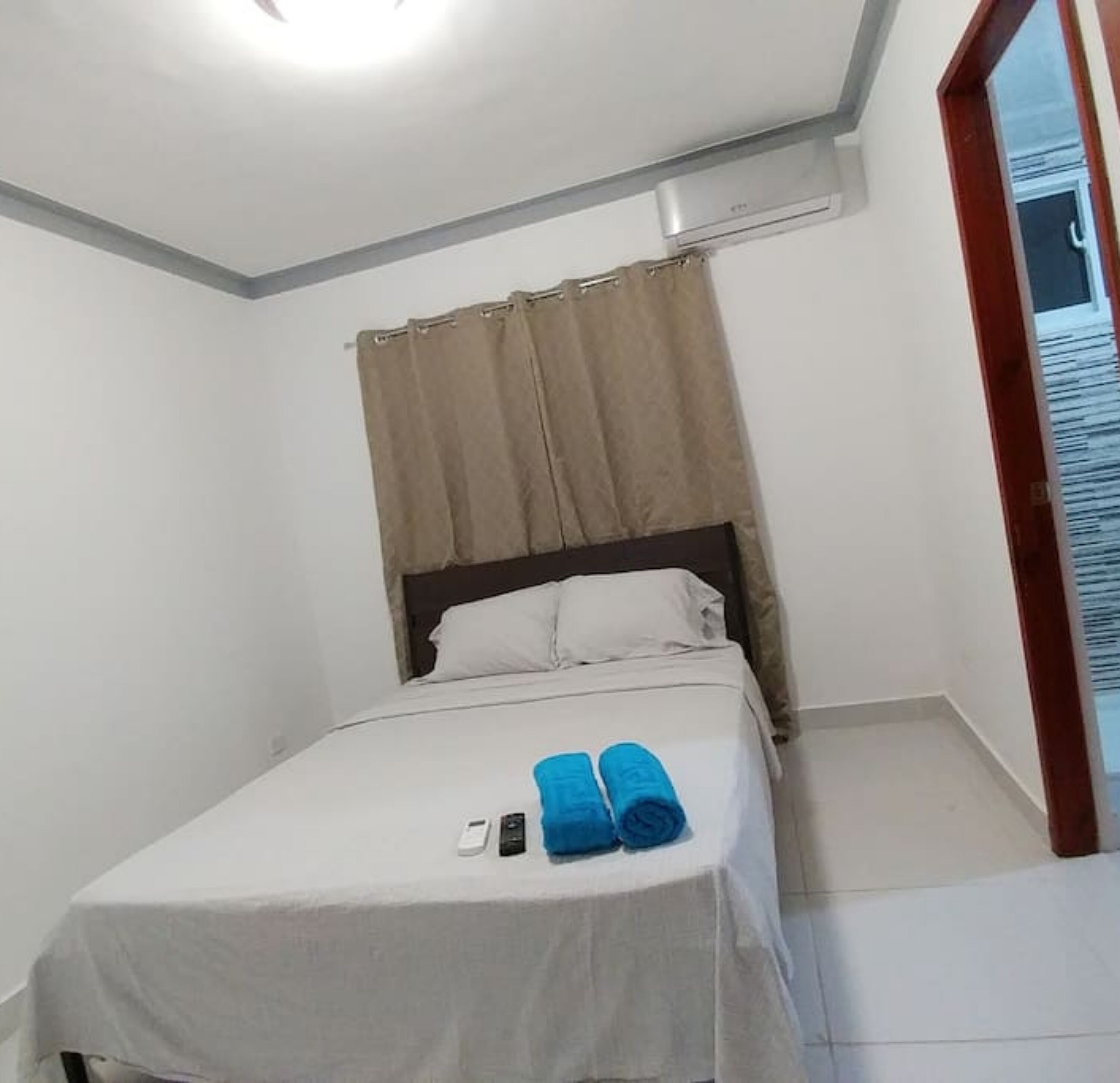 デラックス アパートメント | 3 室のベッドルーム、客室ごとに異なるインテリア、ノートパソコン用作業スペース、WiFi (無料)