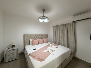 Apartamento executivo | 3 quartos, individualmente mobiliados, espaço de trabalho para notebook
