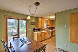 Dining - Rapid City Home - Walk to Canyon Lake Park (Rapid City)