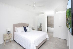 4 bedrooms, iron/ironing board, travel cot, free WiFi