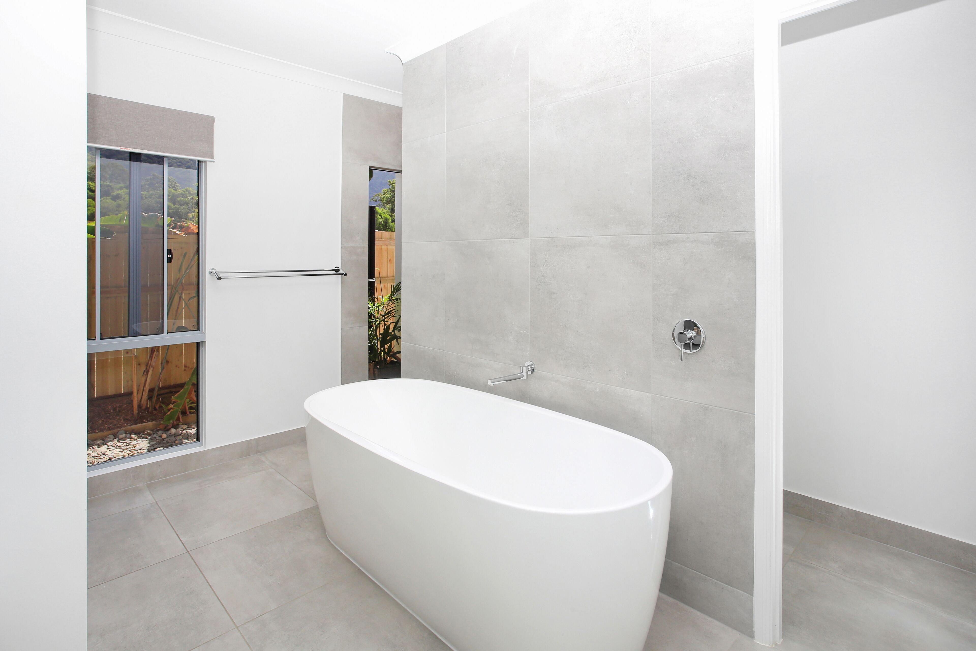 32c continuously heated pool 300m to beach Seaside@PalmCove — image 23