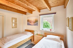 2 Schlafzimmer, Reisekinderbett, WLAN, Bettwäsche
