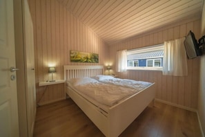 6 Schlafzimmer, Bügeleisen/Bügelbrett, WLAN