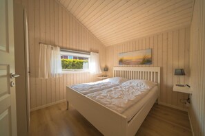 6 soverom, strykejern/-brett, reiseseng for barn og wi-fi (inkludert)