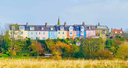 2 Minute Walk to Beach with Private Parking and Pet Friendly