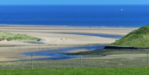 Beach nearby - Alnmouth Close to Beach and golf with Private Parking and Pet Friendly (Alnwick)