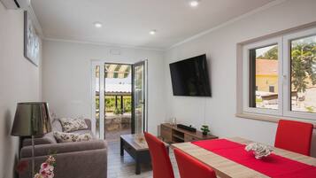 Apartment (One Bedroom Apartment with Terrace) | Living room | TV