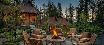 West Shore Cottage | Walk to Beach