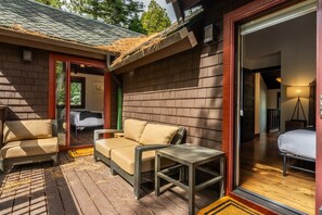 Terrace/patio - Lake Tahoe Cottage for Families w/ Lake Views & Fireplace (Homewood)