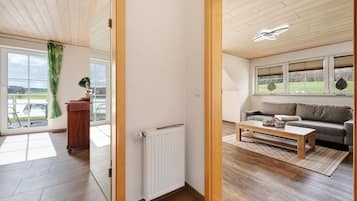 Fernseher, DVD-Player, Stereoanlage