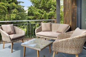 Property grounds - Holiday Apartment Donautal with Wi-Fi, Balcony, Shared Garden (Meßkirch)