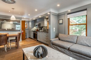 TV - Close to Homestead Resort! Filtered Lake Views! (Homewood)