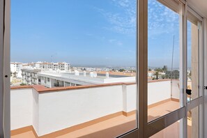 Interior - Holiday Apartment "Wonderful Bay" with Large Roof Terrace, Sea View and Wi-Fi (Lagos)