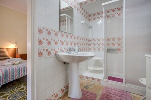 Doccia, asciugacapelli, asciugamani