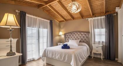 Luxurious and Spacious "Villa María" with Terrace, Pool, Sea View and Wi-Fi