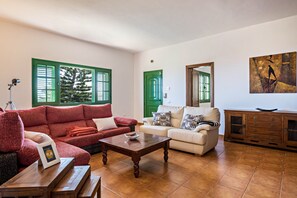 TV - Idyllic Holiday Home "Finca La Costa" with Garden, Whirlpool, Sea View, Wi-Fi & TV; Parking Available (Tinajo)