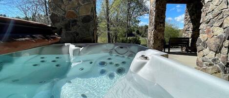 مغطس سبا خارجي