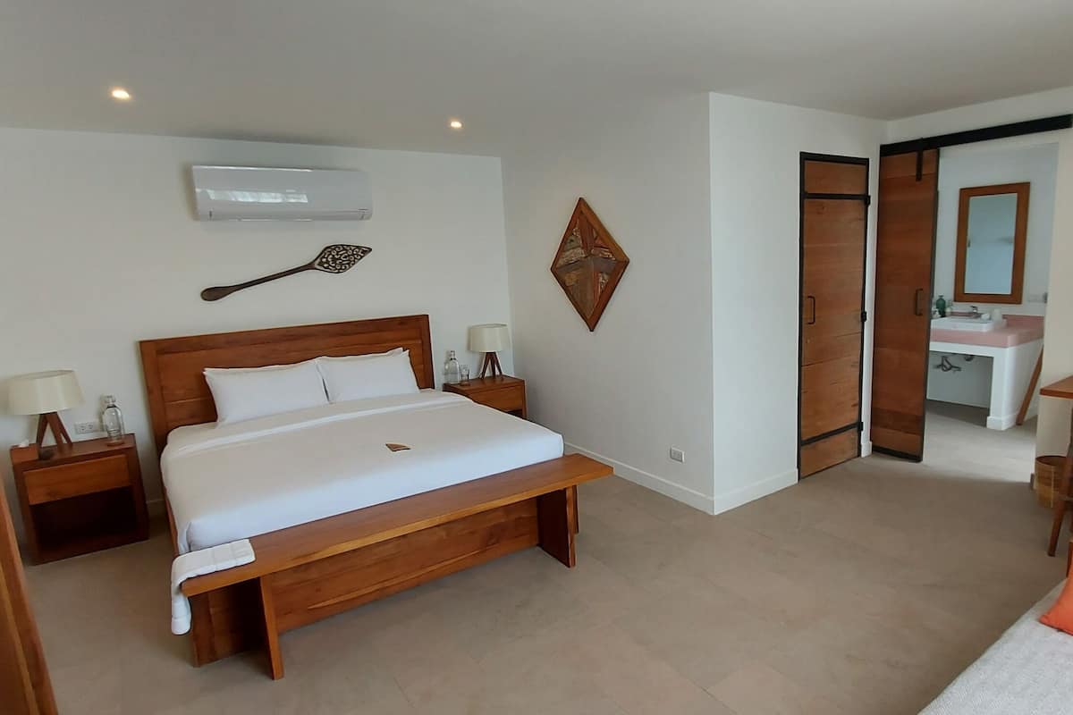 Sea view Room | มินิบาร์ฟรีบางอย่าง, ตู้นิรภัยในห้องพัก, โต๊ะทำงาน