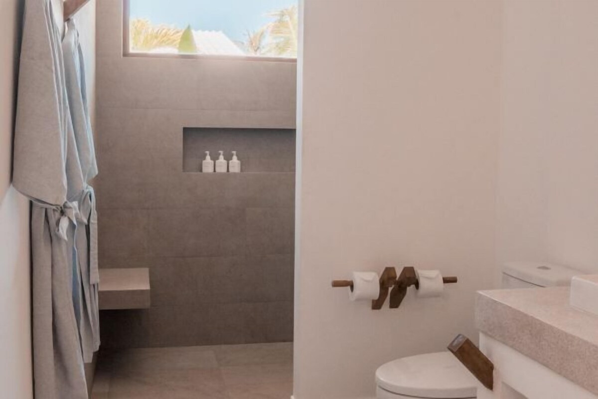 Shower, rainfall showerhead, eco-friendly toiletries, hair dryer