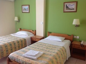 Free cots/infant beds, free WiFi