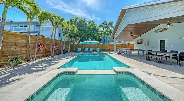 Piscine extérieure, piscine chauffée