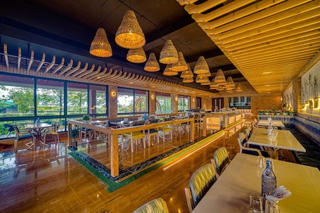 Restaurant. The Grand Resort