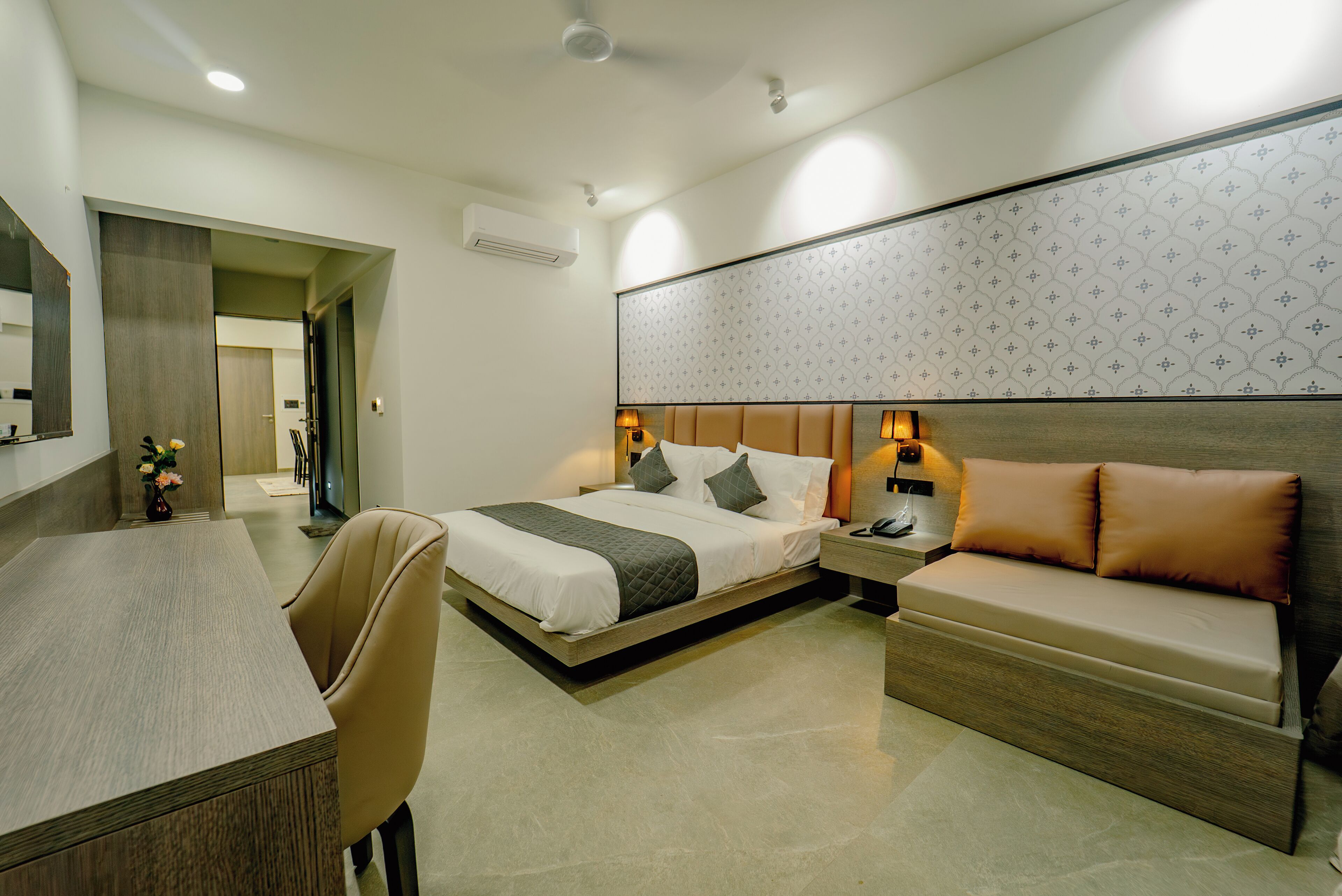 Grand Serenity Suite | Strykejern/-brett, wi-fi (inkludert) og sengetøy