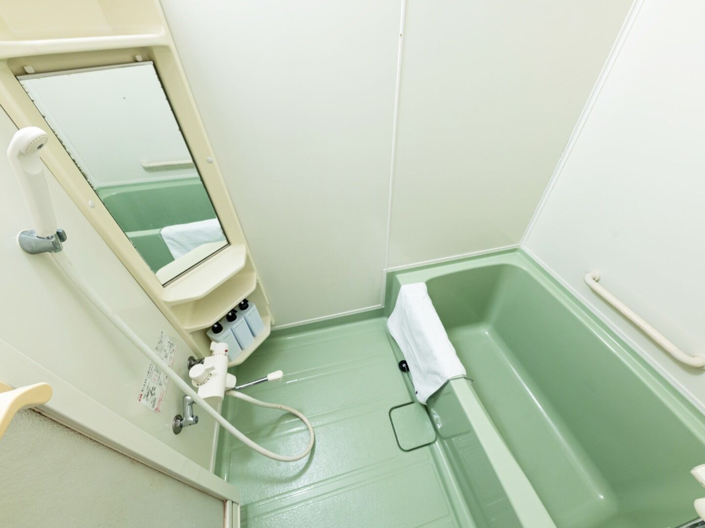 Hair dryer, towels
