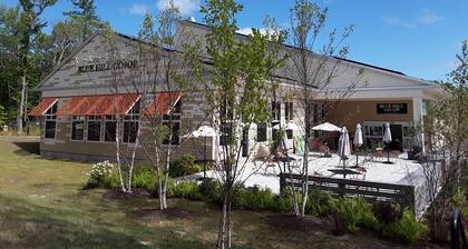 Brand new farm cottage close to downtown Blue Hill and Acadia National Park