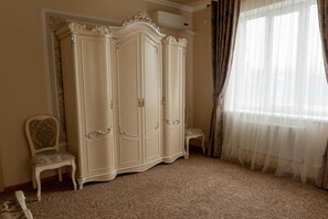 隔音、免费 WiFi、床单