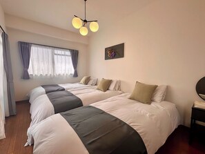 3 室のベッドルーム、デスク、アイロン / アイロン台、WiFi (無料)