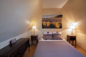 3 chambres, fer et planche à repasser, lit parapluie, Wi-Fi gratuit