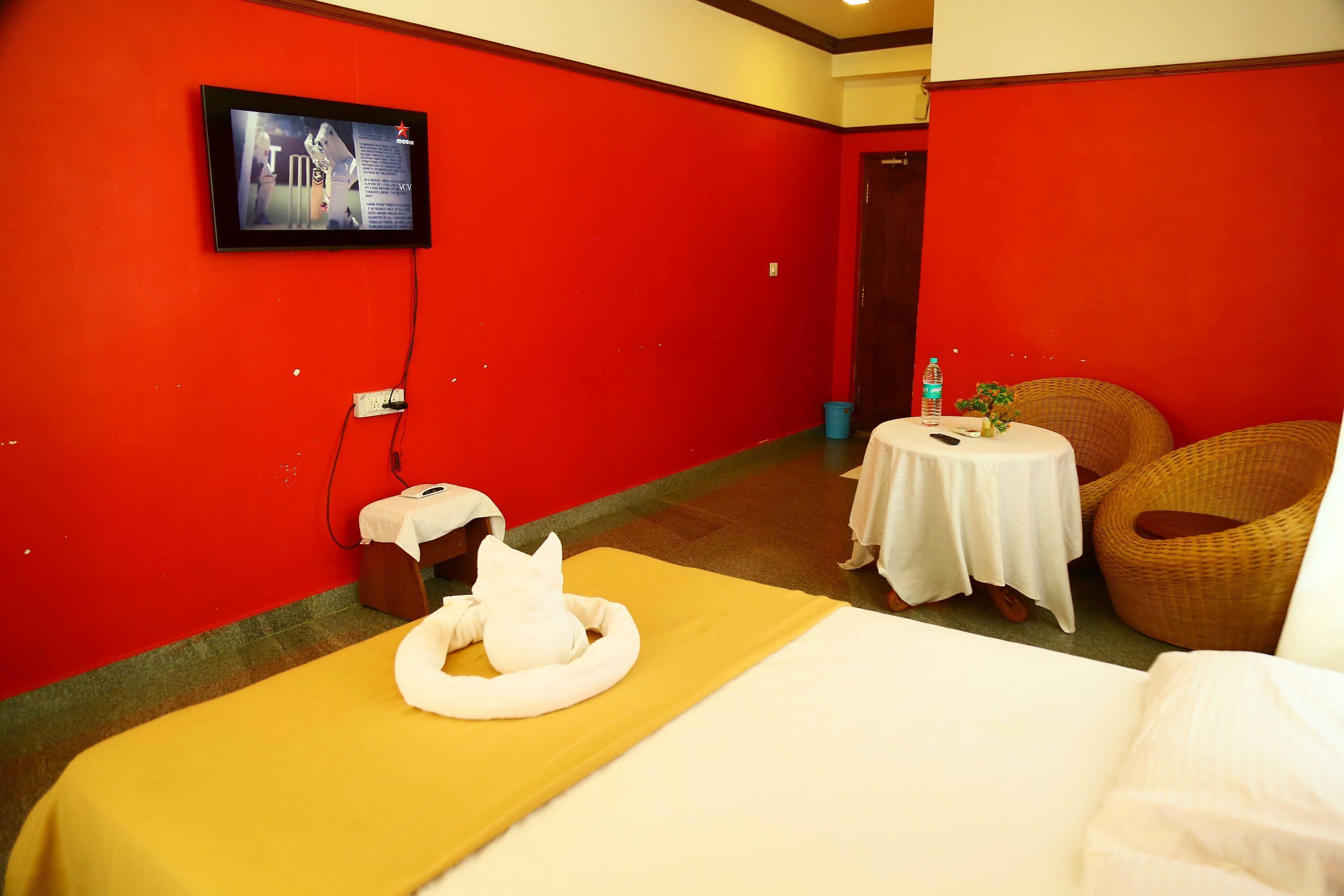 Superior Double Room | Premium bedding, individually furnished, desk, laptop workspace