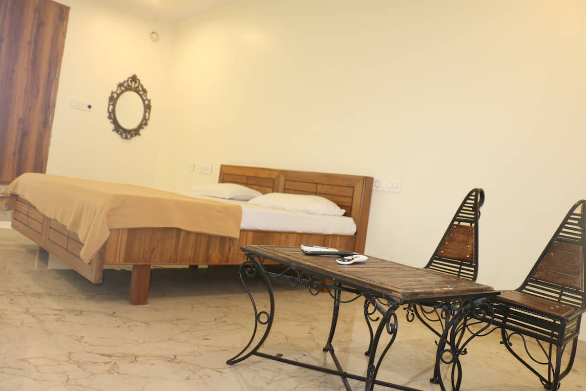 Standard Room | 1 bedroom, premium bedding, individually furnished, desk