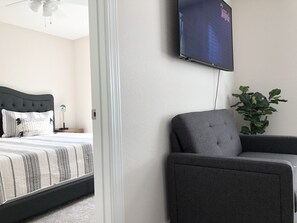 3 chambres, fer et planche à repasser, Wi-Fi, draps fournis