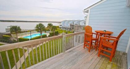 Soundfront Townhome with 2 Bedrooms