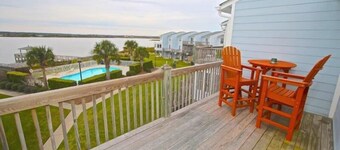 Soundfront Townhome with 2 Bedrooms